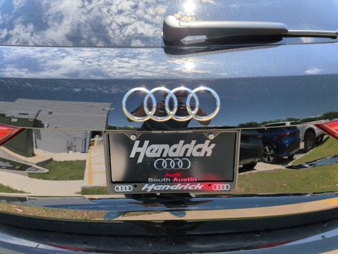 Certified 2025 Audi Q3 2.0T Premium w/ Convenience Package AWD/4WD image 42