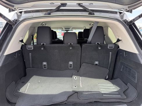 Used 2025 Nissan Pathfinder SV FWD image 27