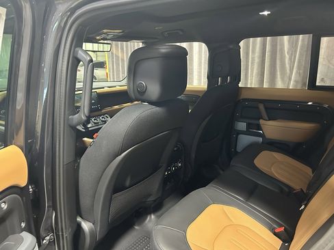 Used 2024 Land Rover Defender 130 X image 16