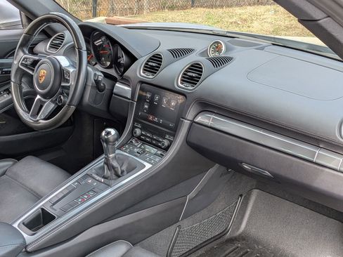 Certified 2024 Porsche 718 Cayman RWD image 24
