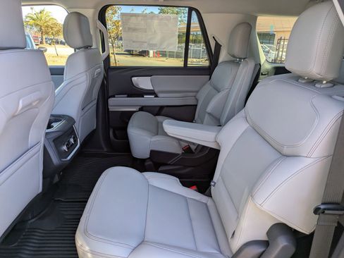 New 2025 Ford Expedition Max Active image 16