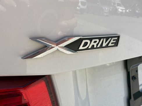Used 2018 BMW 320i xDrive Sedan AWD/4WD image 19