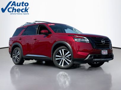 Used 2024 Nissan Pathfinder Platinum w/ Black Appearance Package