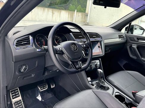 Used 2021 Volkswagen Tiguan SE R-Line FWD image 17