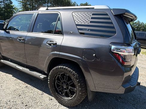 Used 2017 Toyota 4Runner SR5 Premium RWD image 10