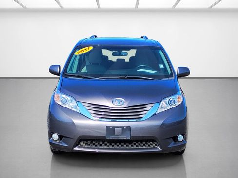 Used 2017 Toyota Sienna XLE AWD/4WD image 8