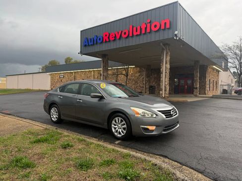 Used 2014 Nissan Altima 2.5 S FWD image 1