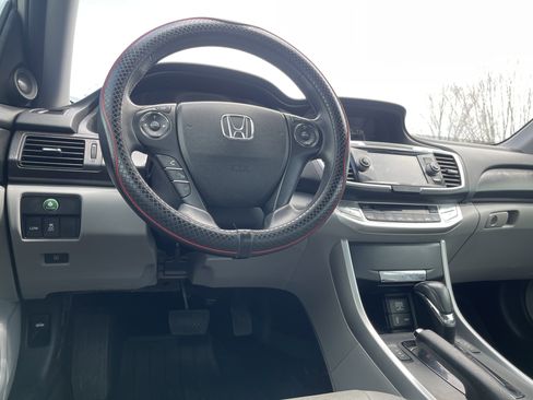 Used 2015 Honda Accord EX-L image 16