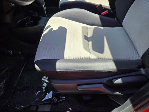 Used 2014 Toyota Yaris LE FWD image 10