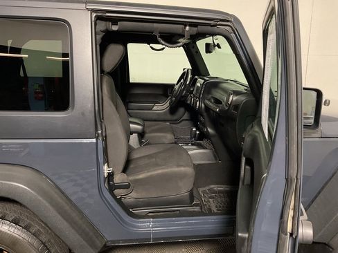 Used 2016 Jeep Wrangler Sport image 26