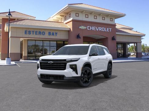 New 2027 Chevrolet Traverse LT w/ Midnight/Sport Edition FWD image 8