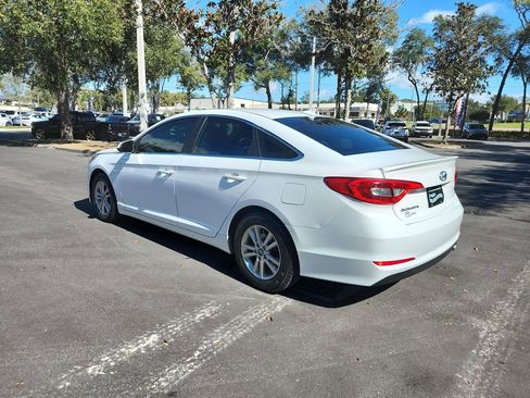 Used 2017 Hyundai Sonata SE image 3