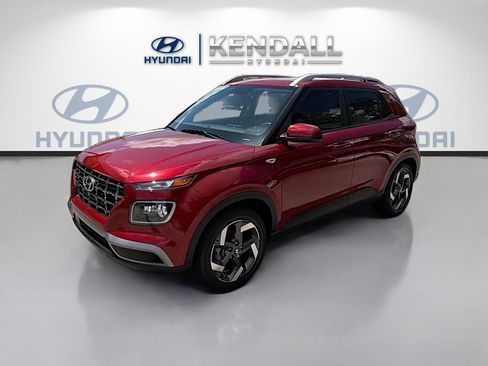 Used 2024 Hyundai Venue Limited FWD image 3