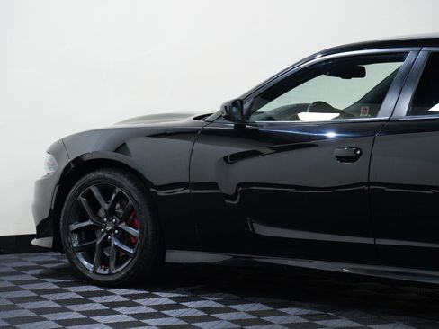 Used 2019 Dodge Charger R/T w/ Blacktop Package image 18