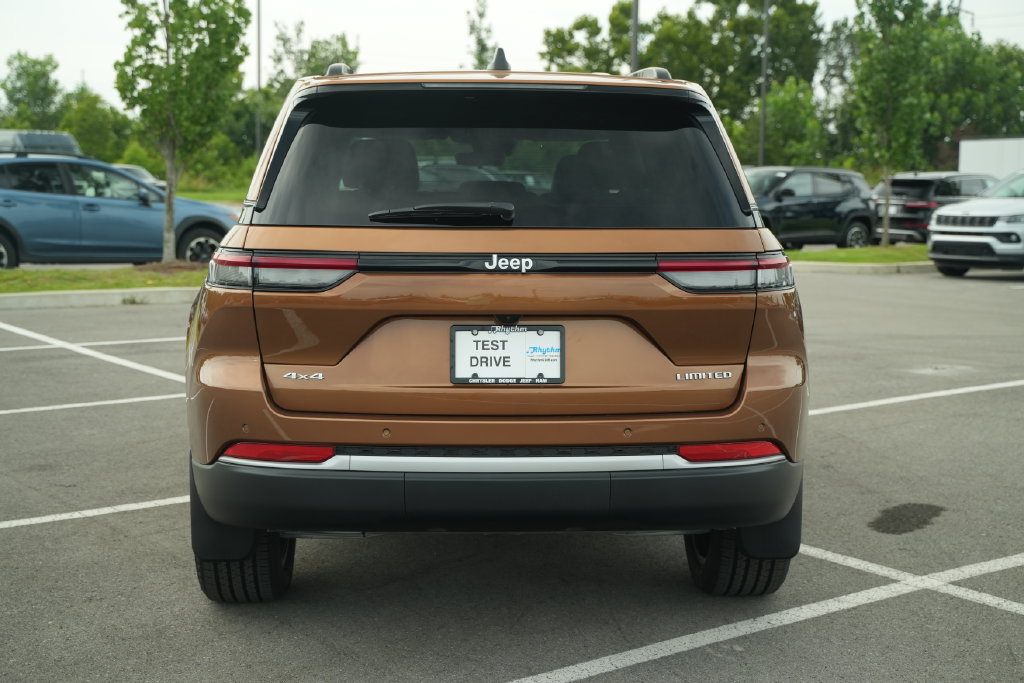 New 2026 Jeep Grand Cherokee Limited w/ MOPAR Finishing Package AWD/4WD image 6