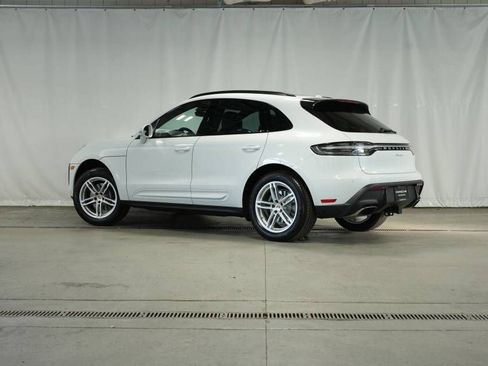 Certified 2026 Porsche Macan AWD/4WD image 3