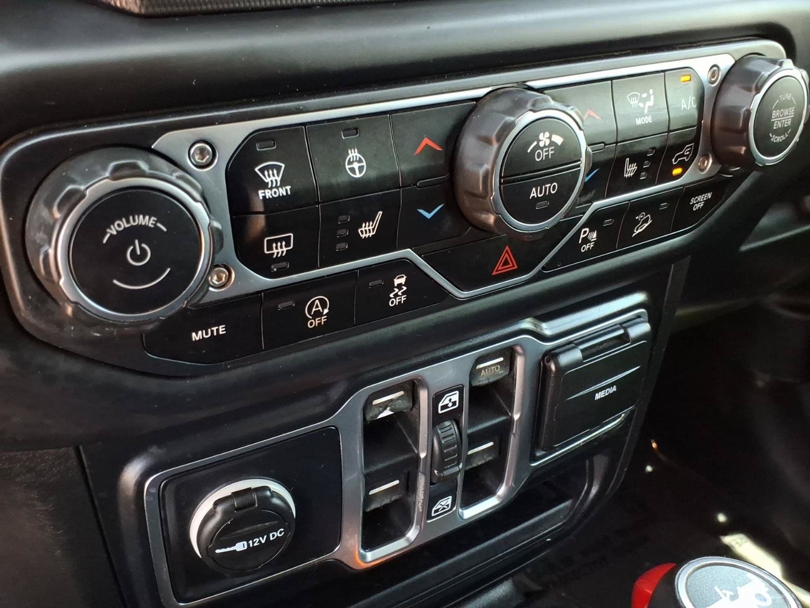 Used 2019 Jeep Wrangler Unlimited Sahara w/ Quick Order Package 24M Moab AWD/4WD image 29