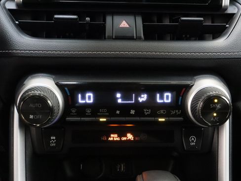 Certified 2025 Toyota RAV4 XLE FWD image 20