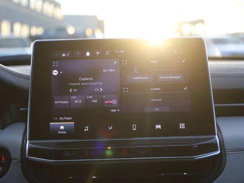 Used 2025 Jeep Compass Limited image 20