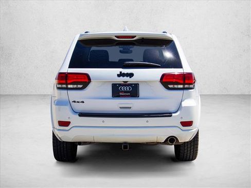 Used 2018 Jeep Grand Cherokee Altitude AWD/4WD image 6