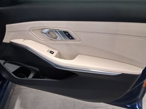 Used 2021 BMW 330i Sedan w/ Premium Package image 19