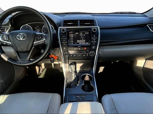 Used 2017 Toyota Camry XLE image 14