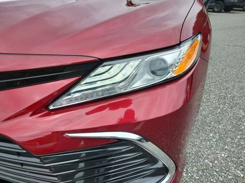 Used 2021 Toyota Camry XLE FWD image 16