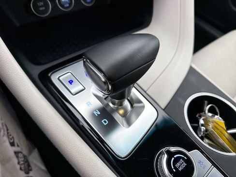 Used 2025 Genesis G70 2.5T image 20