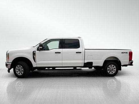 Used 2023 Ford F350 XLT AWD/4WD image 2