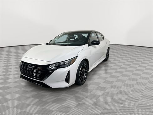 New 2025 Nissan Sentra SR image 4