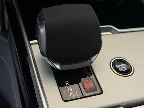 New 2025 Land Rover Range Rover SE image 36