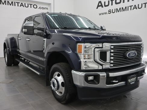 Used 2022 Ford F350 4x4 Crew Cab DRW Super Duty image 2
