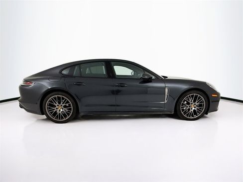 Certified 2023 Porsche Panamera Platinum Edition image 8