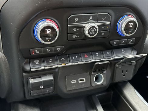 Certified 2022 GMC Sierra 3500 Denali w/ Technology Package image 21