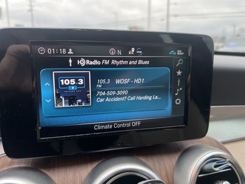 Used 2019 Mercedes-Benz C 300 4MATIC Sedan image 23