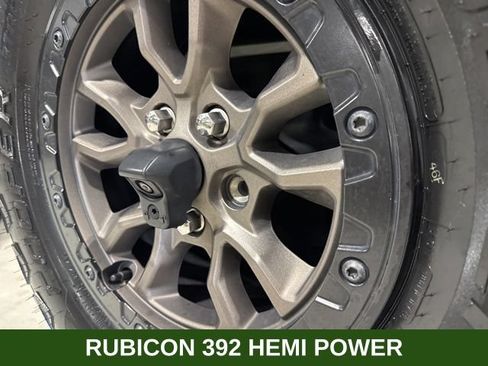 Used 2021 Jeep Wrangler Unlimited Rubicon w/ Dual Top Group AWD/4WD image 18