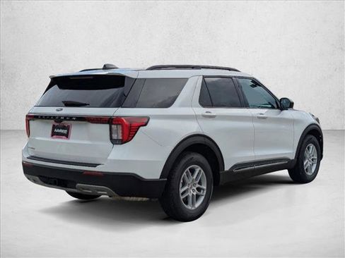 New 2026 Ford Explorer Active w/ Active Comfort Package image 2