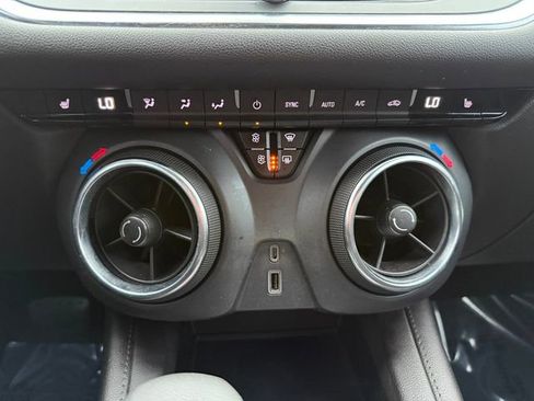 Used 2022 Chevrolet Blazer LT image 22