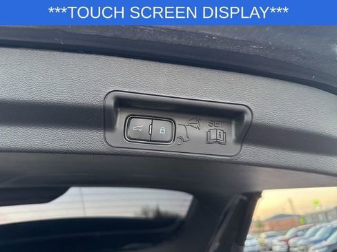 Used 2022 Ford Explorer XLT w/ Equipment Group 202A image 7