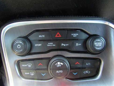 Used 2018 Dodge Challenger R/T Scat Pack RWD image 16