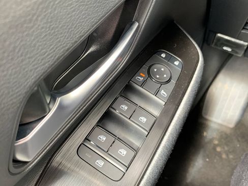 New 2026 Nissan Kicks SV FWD image 18