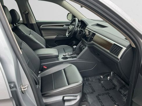 Used 2021 Volkswagen Atlas SE w/ Towing Package image 15