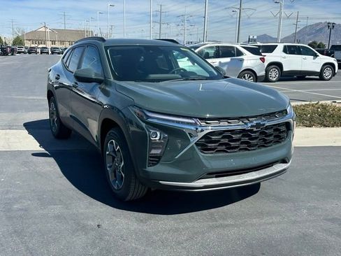 New 2026 Chevrolet Trax LT w/ Driver Confidence Package FWD image 28