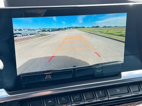 Used 2024 GMC Sierra 1500 SLE image 17