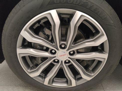 Used 2018 GMC Terrain Denali w/ Driver Alert Package II AWD/4WD image 31