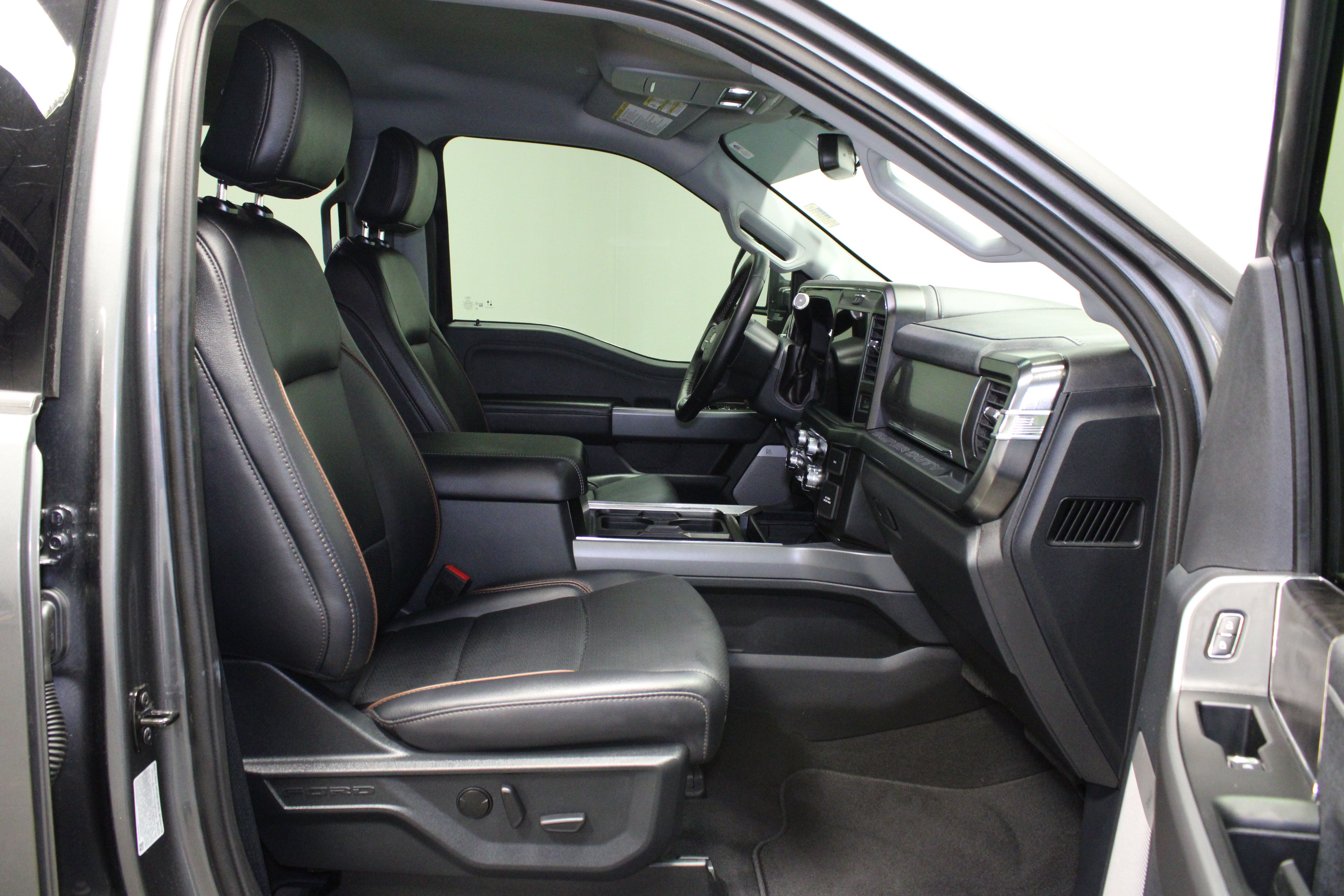Used 2025 Ford F250 Lariat w/ Chrome Package AWD/4WD image 16