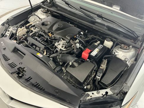 Used 2020 Toyota Camry SE FWD image 11