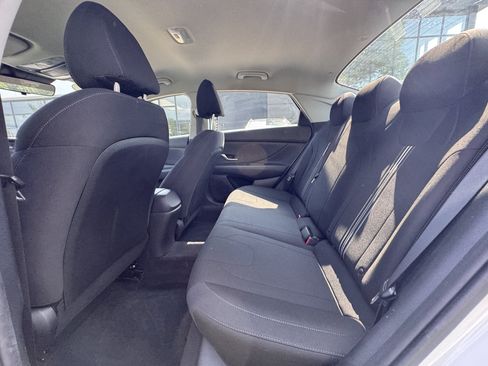 Used 2023 Hyundai Elantra SEL FWD image 7
