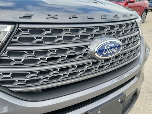 Certified 2022 Ford Explorer XLT w/ Equipment Group 202A image 7