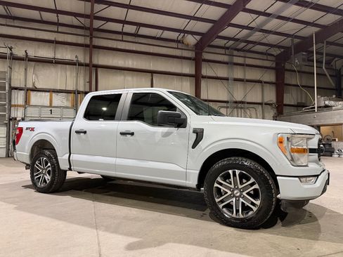 Used 2022 Ford F150 XL w/ STX Appearance Package RWD image 3